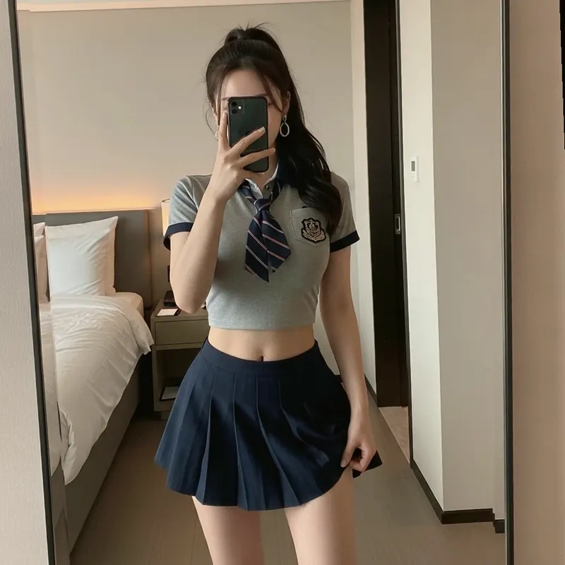 호텔 객실의 여성 이미지