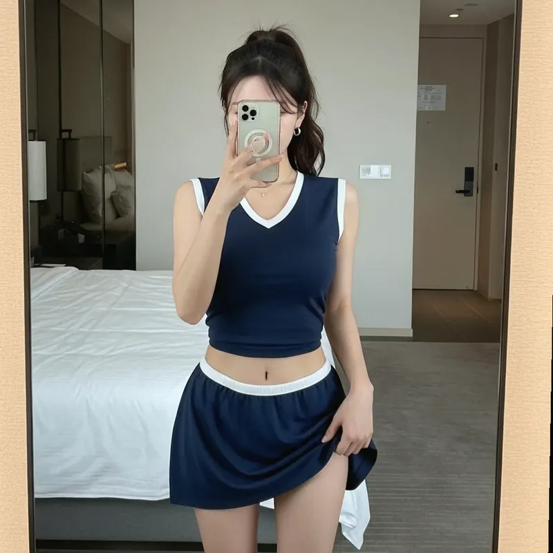 호텔 객실의 여성 이미지