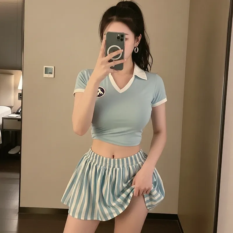 호텔 객실의 여성 이미지