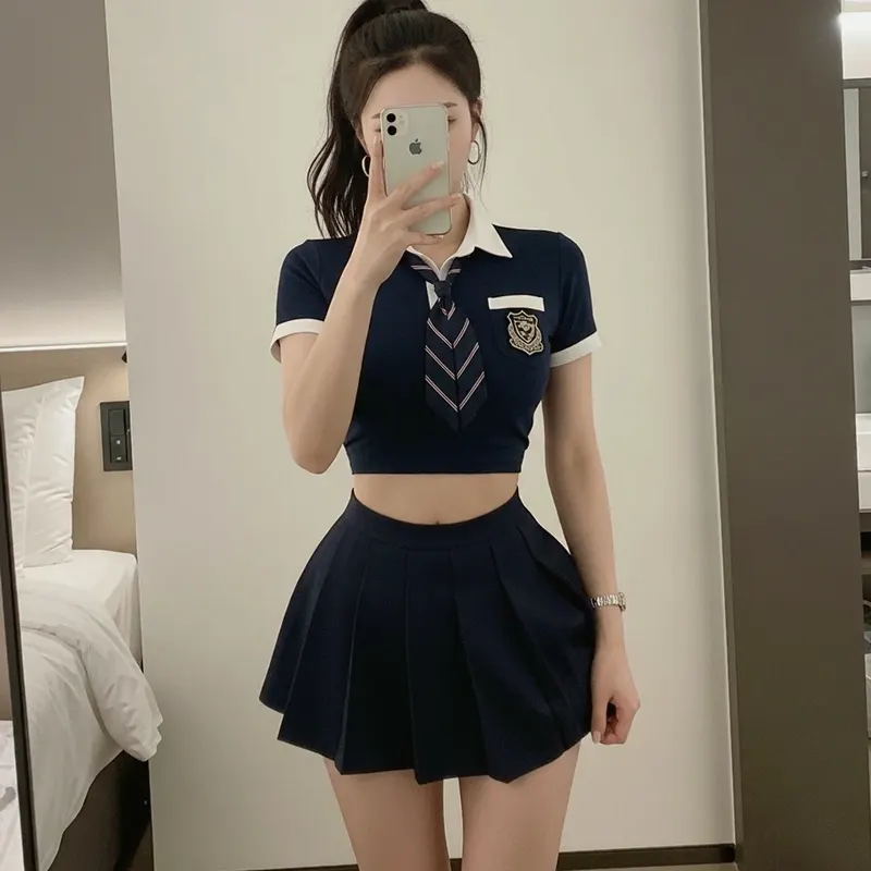 호텔 객실의 여성 이미지